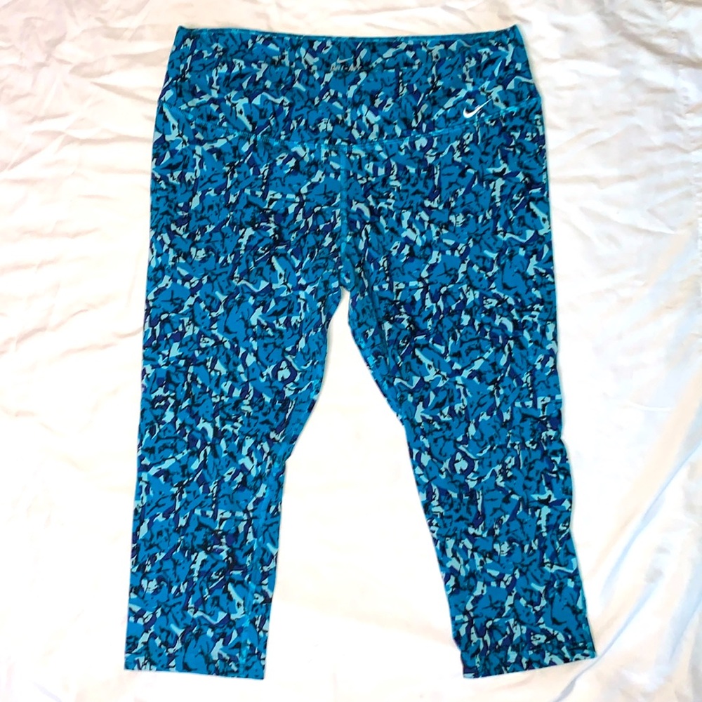 Women’s Nike Capri Workout Leggings